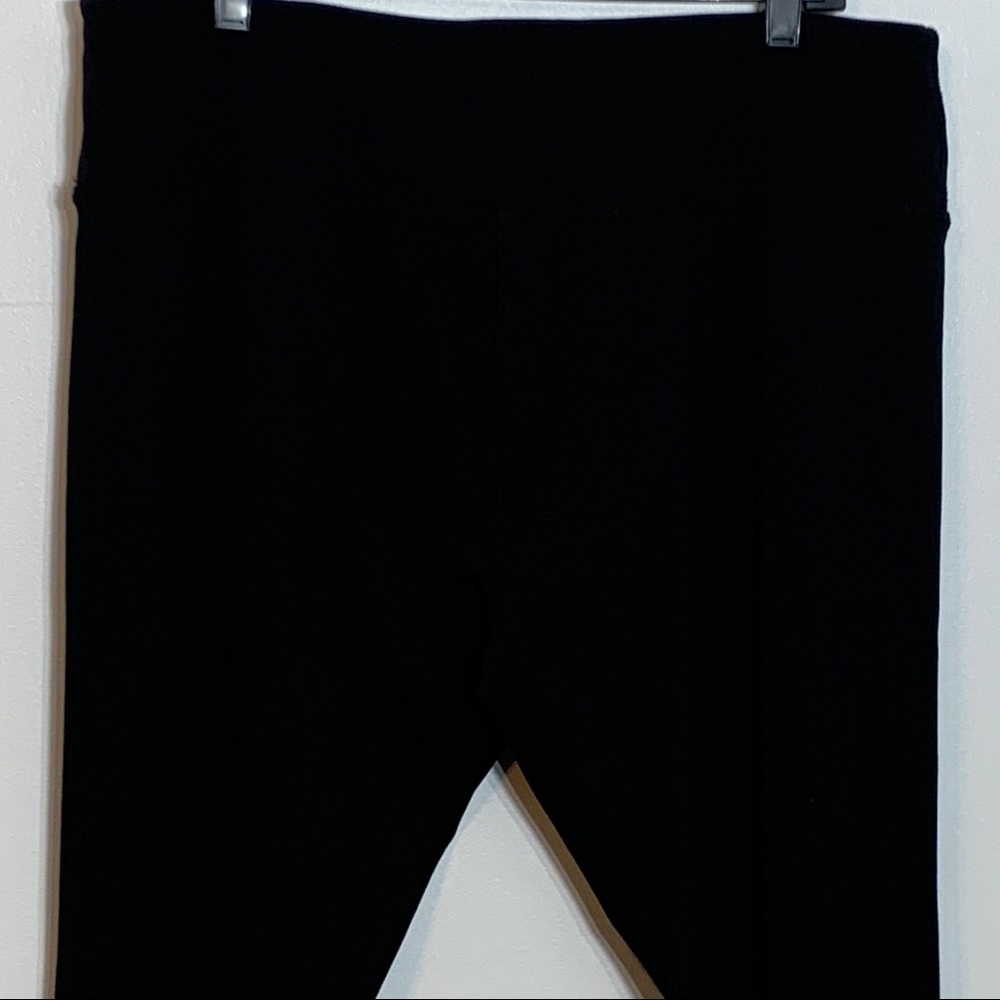 EUC CJ Banks Capri‎ Black Leggings